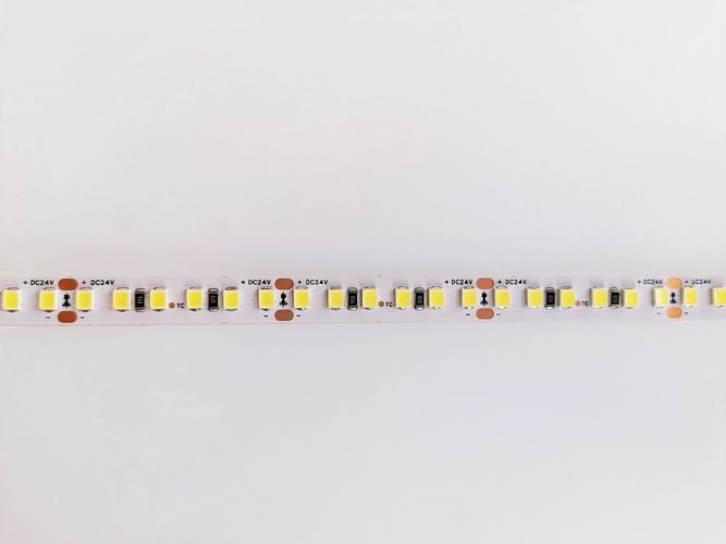 LED juosta 48V 9.6W/m nehermetiška IP20 šiltai balta 3000K 120LED/m, Samsung SMD